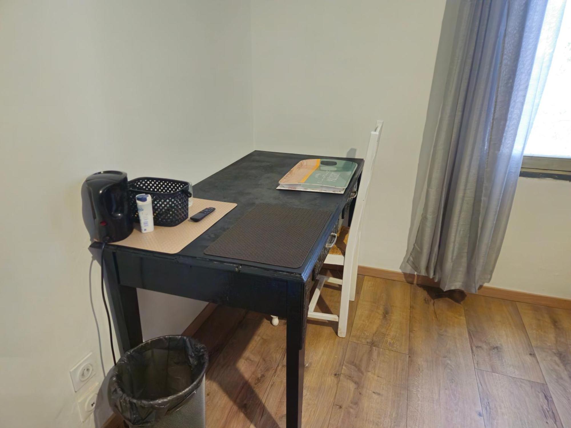 Av De Bordeaux Bed & Breakfast Narbonne Room photo